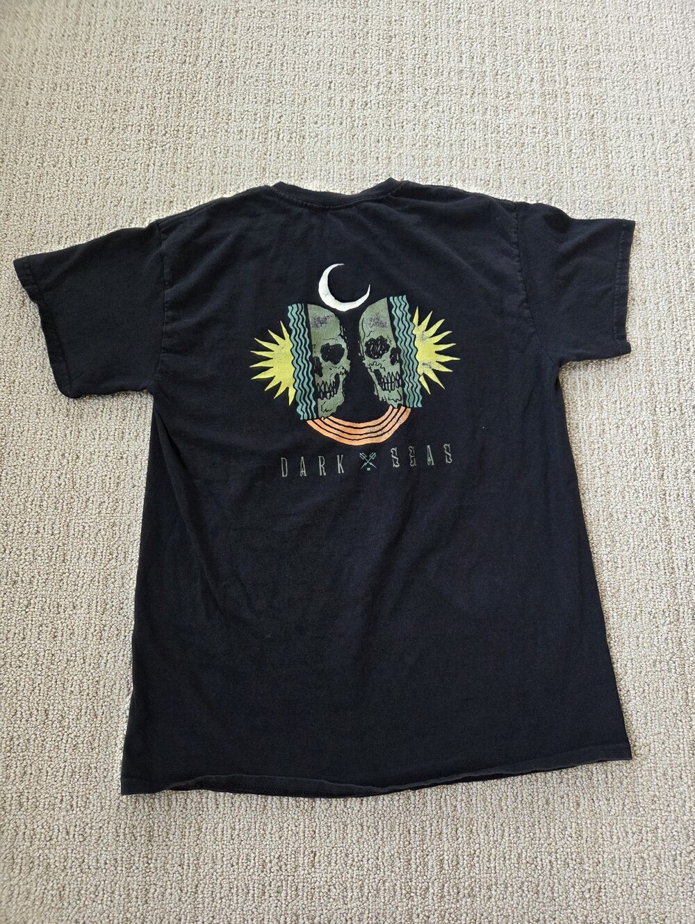 Dark Seas Men’s Black Graphic Skull Tee